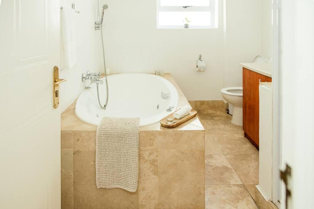 Villa Avisa - 4 Bedroom With Majestic Ocean Views Cape Town